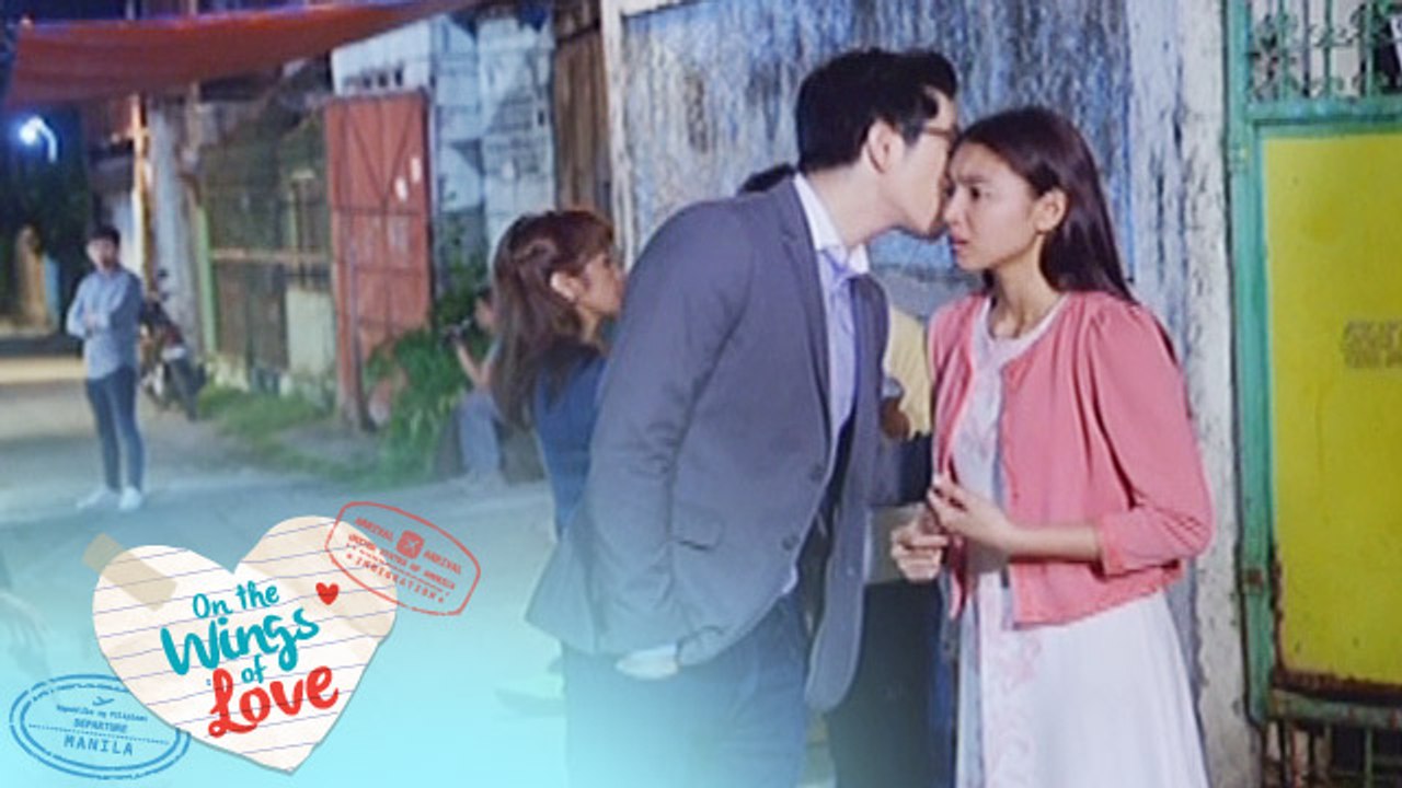 On The Wings Of Love: Simon kisses Leah