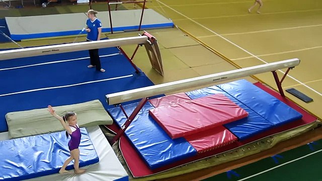 Аня, спортивная гимнастика, бревно (25.05.2011)