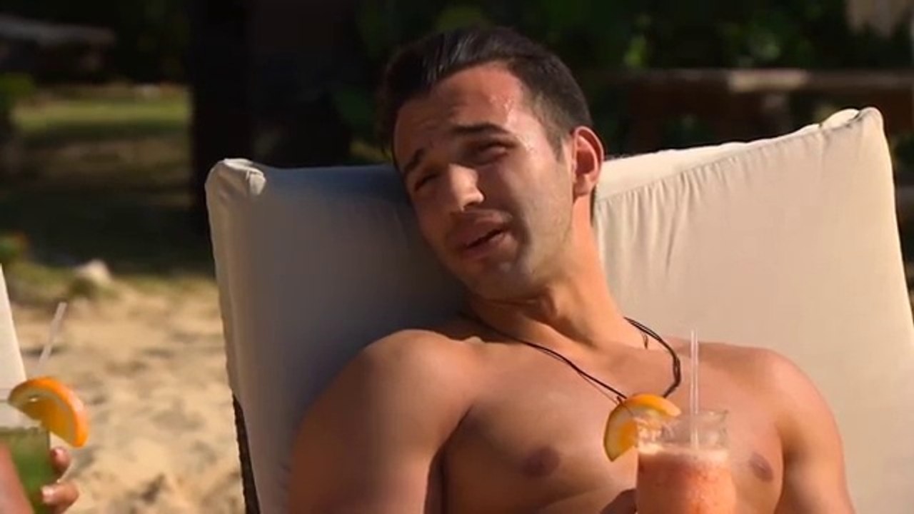 Det pirrar till hos Anna-Lisa under dejten med exet Umit