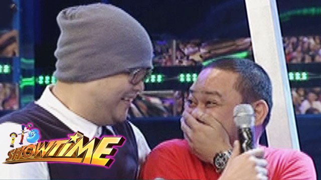 It's Showtime: Badji and Kuya Jobert joke around with the TrabaHula contestants