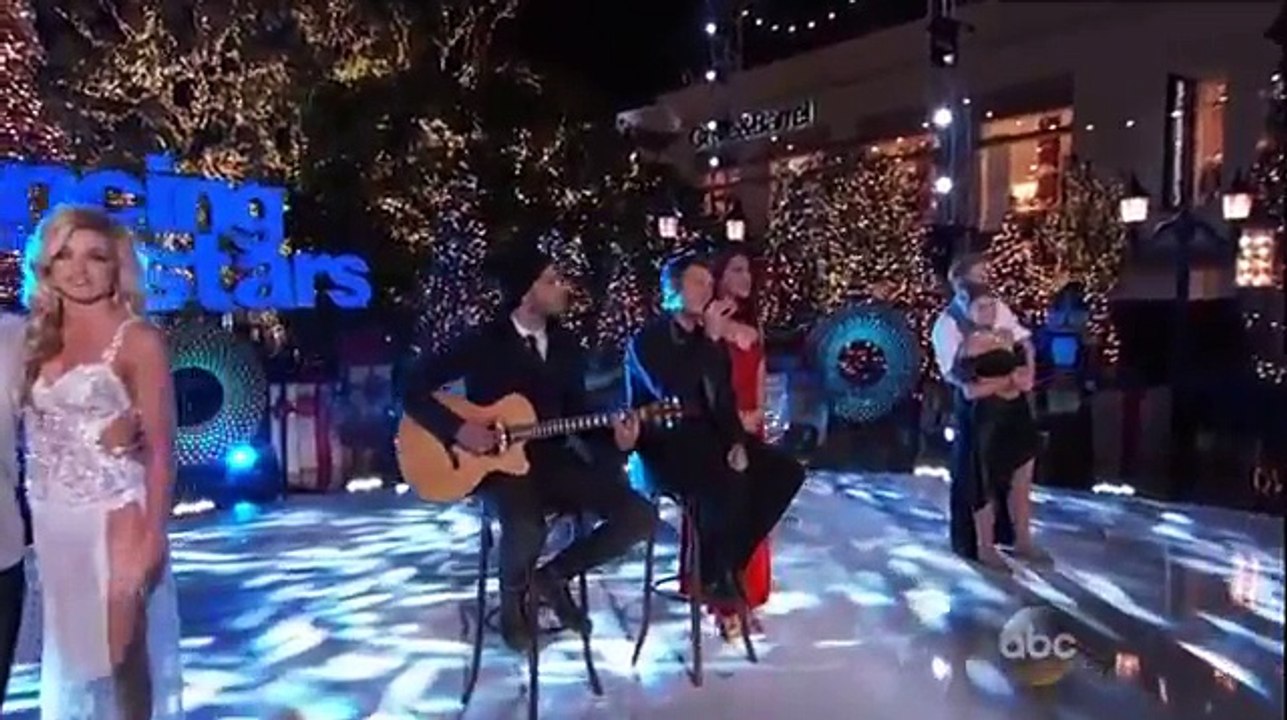 Nick Carter Performs \"I Will Wait\" LIVE on DWTS Season 21 Finale