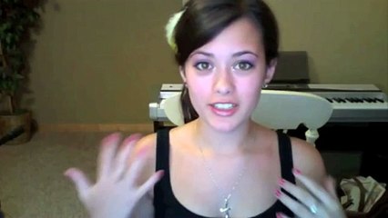 How-to-know-if-a-girl-likes-you