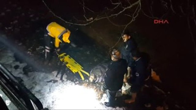 Düzce - Köprüden Dereye Atlayan Suriyeli'yi Polisler Kurtardı