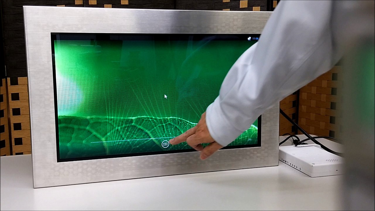 屋外デジタルサイネージ用高輝度防水液晶マルチタッチ付