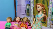 Disney Frozen Fever Elsa and Anna Dolls and Kids Build a Snowman and Barbie Goes Crazy