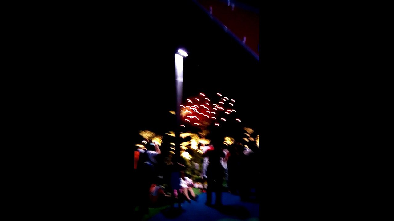 5 Minutes Fire works display