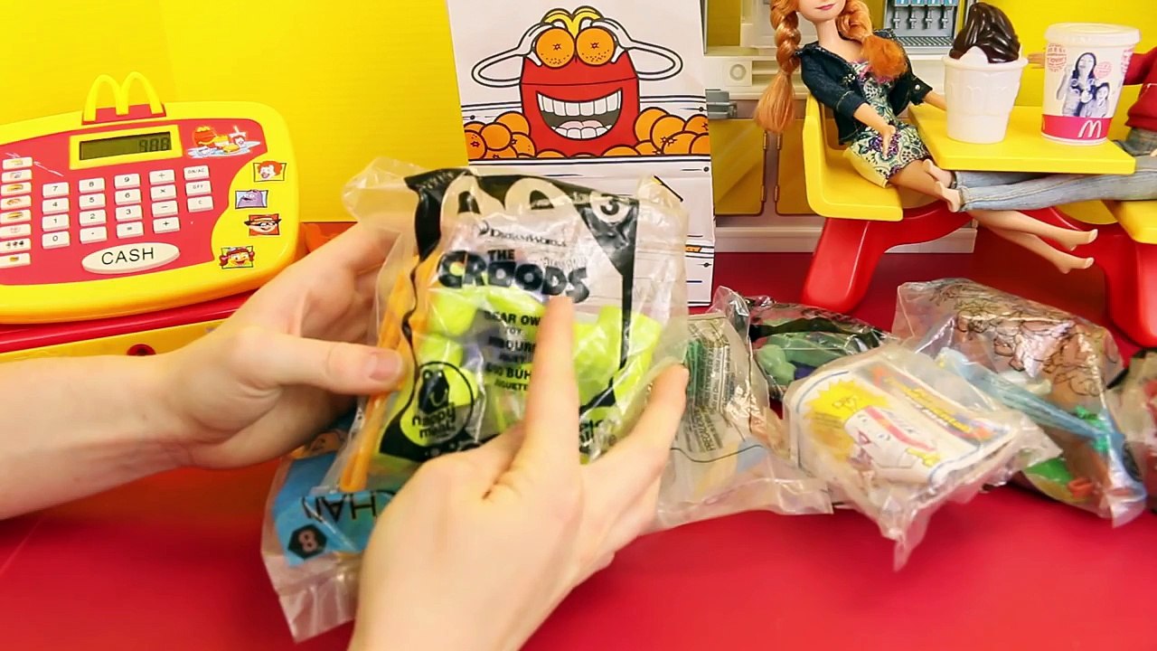 McDonalds Giant Surprise Egg with Disney Frozen Elsa and Anna Opening