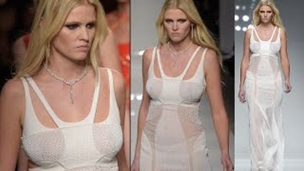 Lara Stone Goes BRALESS For Versace Show
