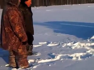 Как Нива проходит полуметровый снег