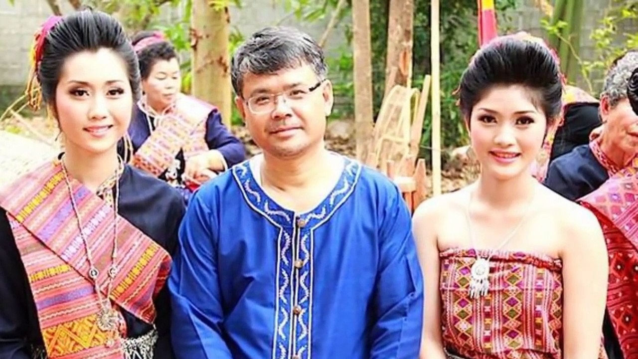 สาวภูไทยังคอย (คำขวัญสกลนคร)
