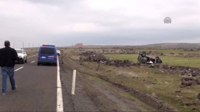 Hafif Ticari Araç Devrildi: 3 Ölü, 8 Yaralı