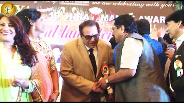 MANY BOLLYWOOD CELEBS ATTEND 19TH HIRA MANEK AWARD