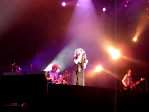 Shakira - Si te vas - Oral Fixation Tour 2006