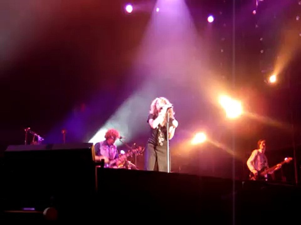 Shakira - Si te vas - Oral Fixation Tour 2006