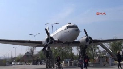 Uçak Kanadının Tramplen Olarak Kullanılmaması İçin Denize Mini Dolgu