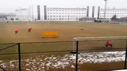 Emre Güral tam çatala vurdu!