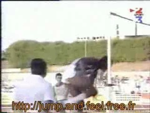 Saut en hauteur : 2,45m Sotomayor