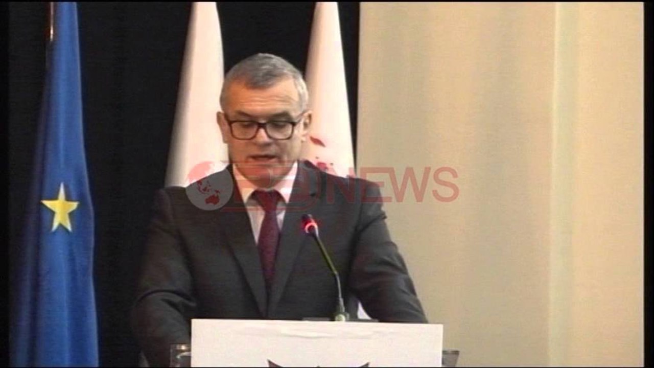 Leskaj: Zytaret e larte te denoncuar per korrupsion nuk largohen nga administrata - Ora News-