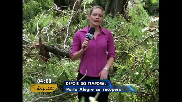 Moradores de Porto Alegre contabilizam prejuízos causados pela chuva
