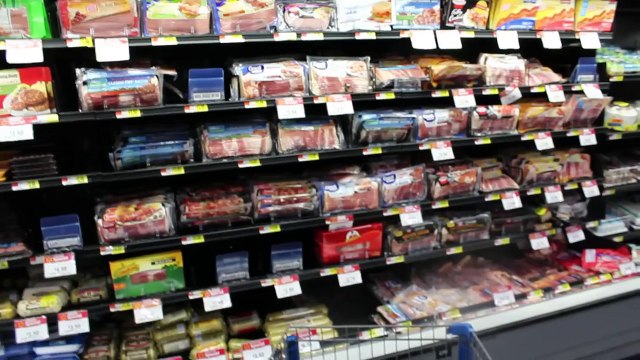 Ted Cruz fait griller du bacon sur un flingue