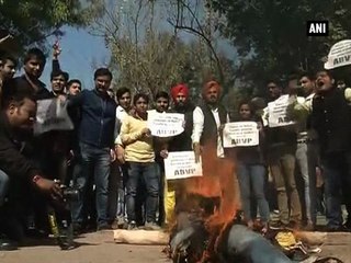 Delhi: ABVP protests against Rahul Gandhi