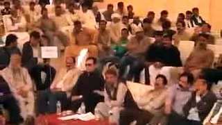 Watch-What-People-of-Faisalabad-Did-With-Talal-Chaudhry-Talal-Chaudhry-Ran-Away-ViVi.pk