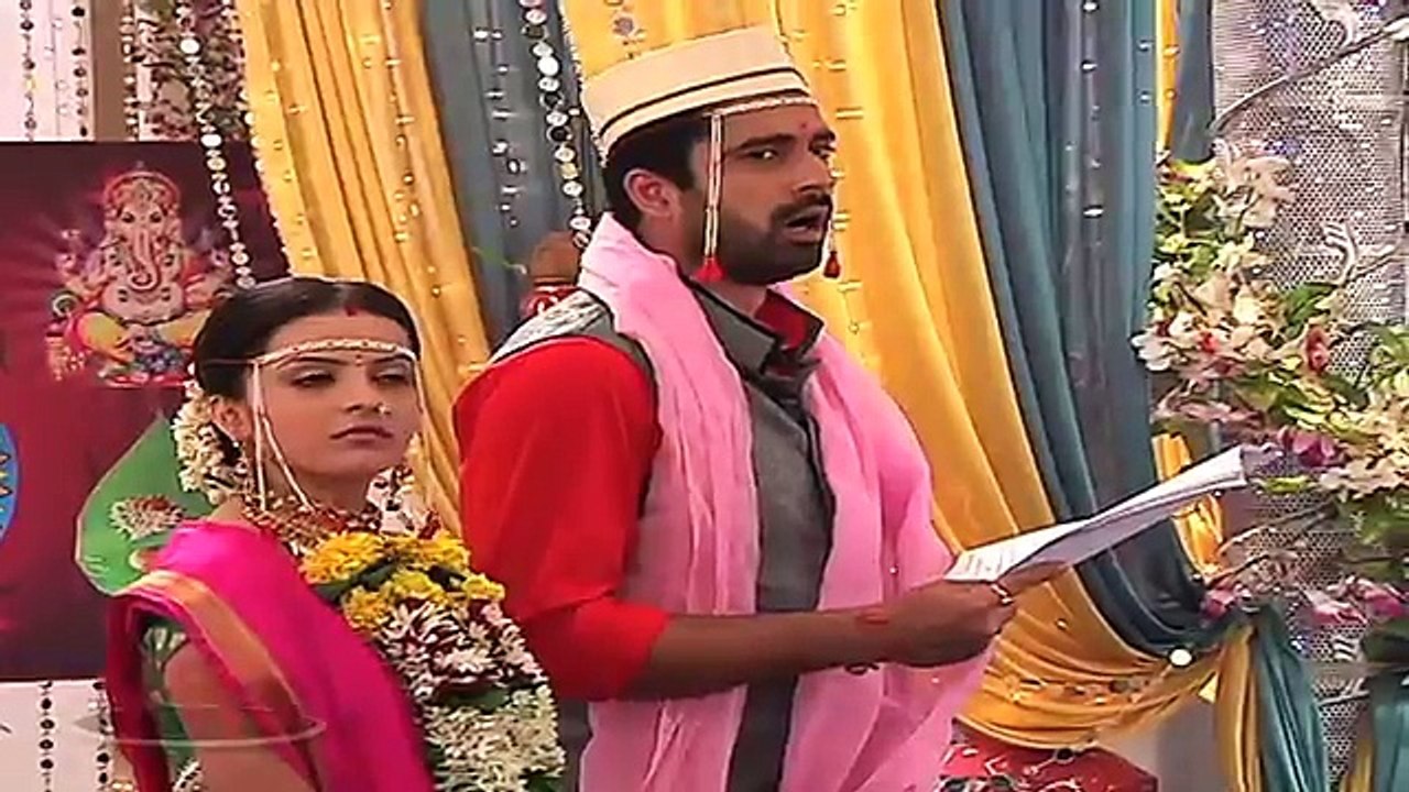 Iss Pyaar Ko Kya Naam Doon Ek Baar Phir Offscreen
