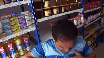 Un kabyle qui deteste les emmigrés (Moumouh boumardés) Tv Kabyle
