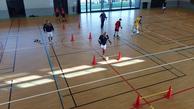 Nos u15 lors d'un exercice au foot Handisport