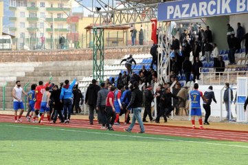 Amatör maçta kavga çıktı... Sahadan ilk görüntüler