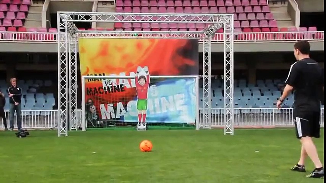 Le gardien robot vs lionel messi