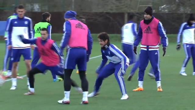 Pato faz primeiro treino pelo Chelsea
