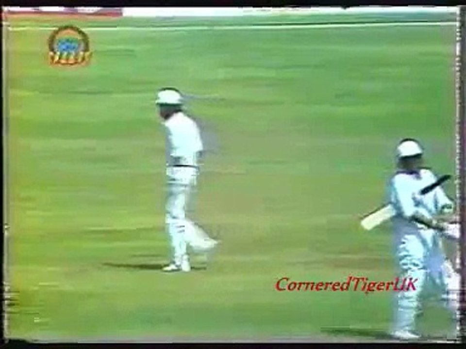 Imran Khan Phenomenal Pull shot for Six of Curtly Ambrose