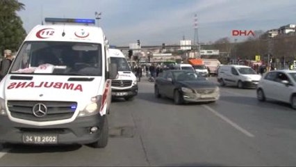 Kamyonet, Özel Halk Otobüsüne Çarptı 9 Yaralı