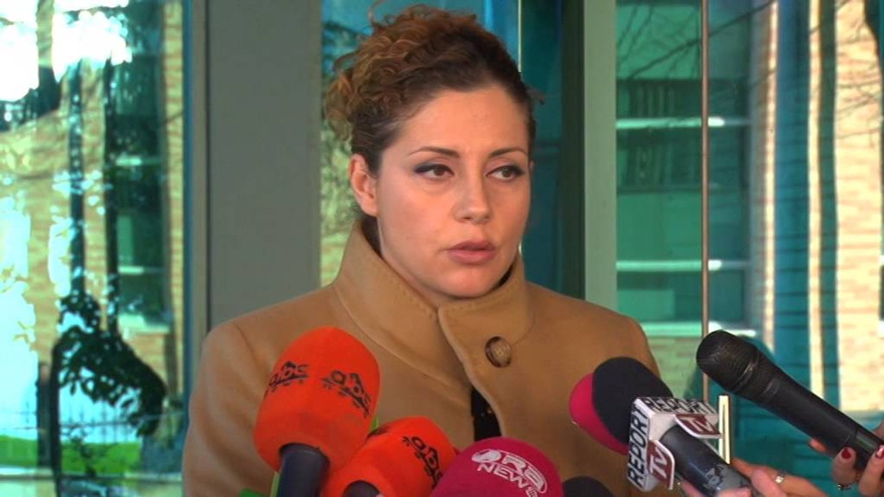 BLUSHI KEMBENGUL PER ZGJEDHJE NE PS,XHACKA “KEMI MODELIN E LABURISTEVE” LAJM mpg