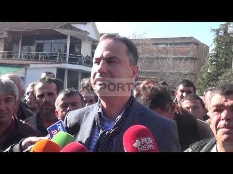 Report TV - Elbasan, Banorët e Godoleshit protestojnë për rrugën e shembur prej disa muajsh