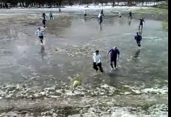 Водный футбол на яме