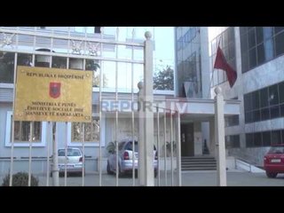 Report TV - "Ksera", ja si vidheshin lekët e  romëve vetëm me një Photoshop