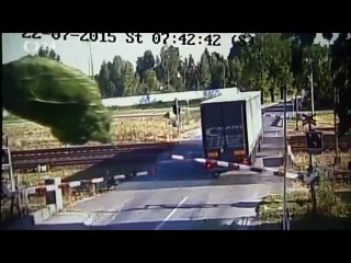 Man escaped from accident watch how?