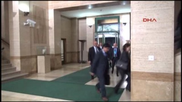 Cenevre?de Muhaliflerin Lideri, BM Temsilcisi Steffan Mistura ile Görüşüyor