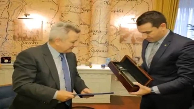 NDAHET NGA JETA KRISTO FRASHERI,AKADEMIKU I NJOHUR U SHUA NE MOSHEN 96 VJEÇARE LAJM