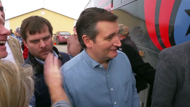 Le câlin gênant de Ted Cruz