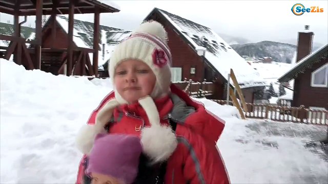 ✔ Беби Борн и Ненуко с Ярославой на прогулке в Буковеле - Экскурсия по дому - Video for Kids ✔