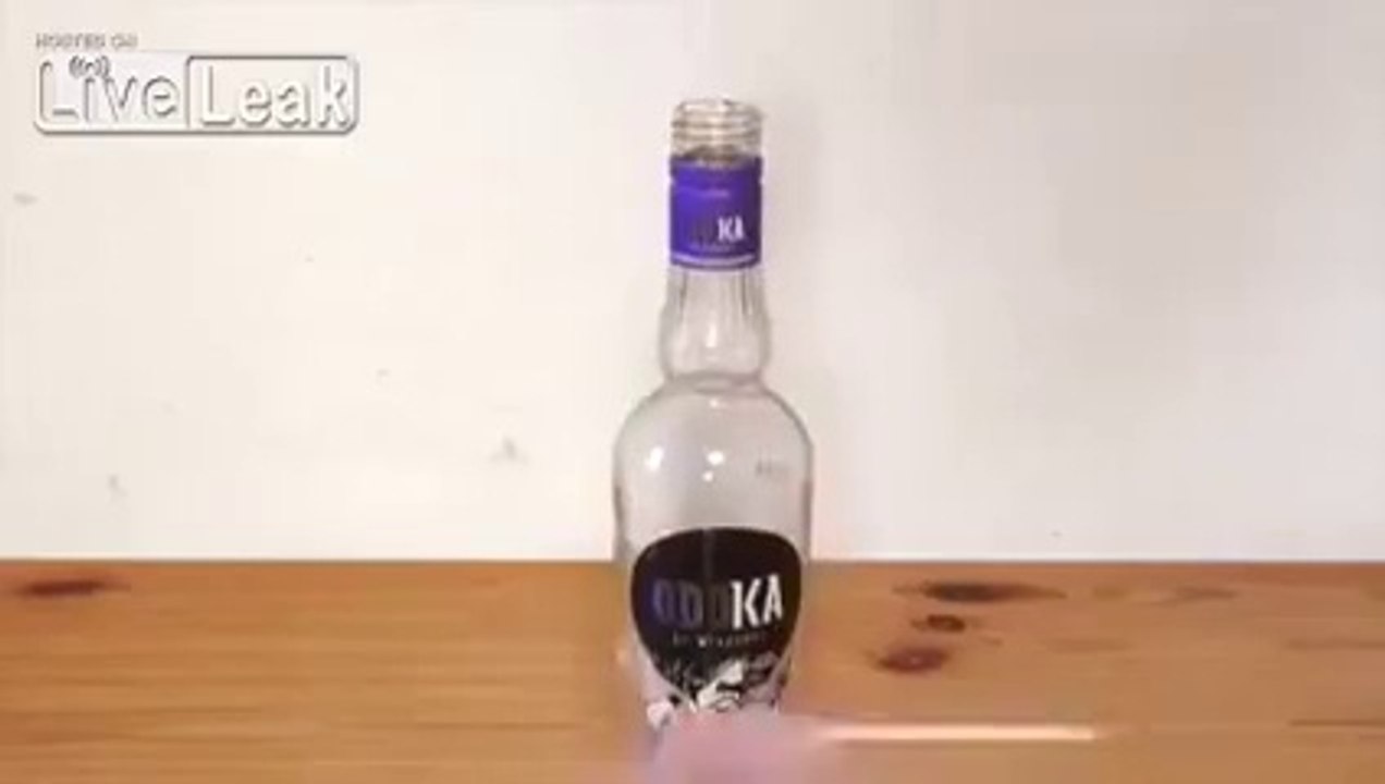 Put The Egg in The Bottle