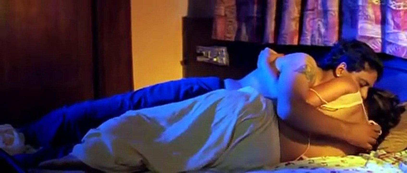 Teenager Peeps While Couple Makes Love - Tu Bewafa hot Movie