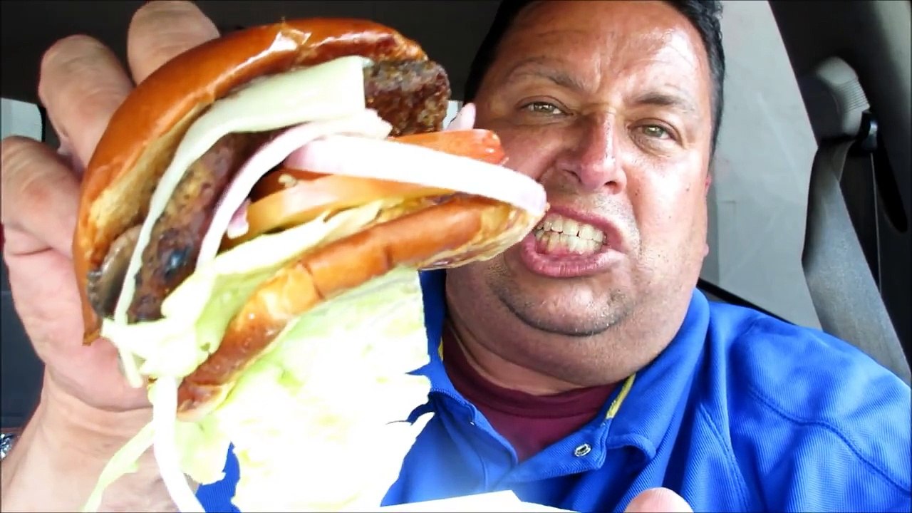 Carl’s Jr.® Mushroom & Swiss All-Natural Burger REVIEW!