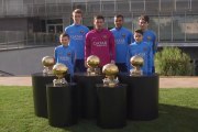 Messi celebra su quinto Balón de Oro en la Masia