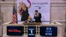 Miss Piggy ouvre la séance de la Bourse de Wall Street