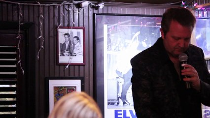 Colin Paul sings 'I Really Don't Want to Know' Marlowes Jan 6 2016