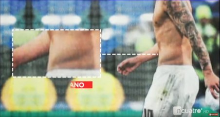 James Rodríguez se marca un Ronaldinho y se quita la camiseta para demostrar que no está gordo